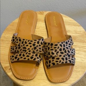 Never worn leopard flats